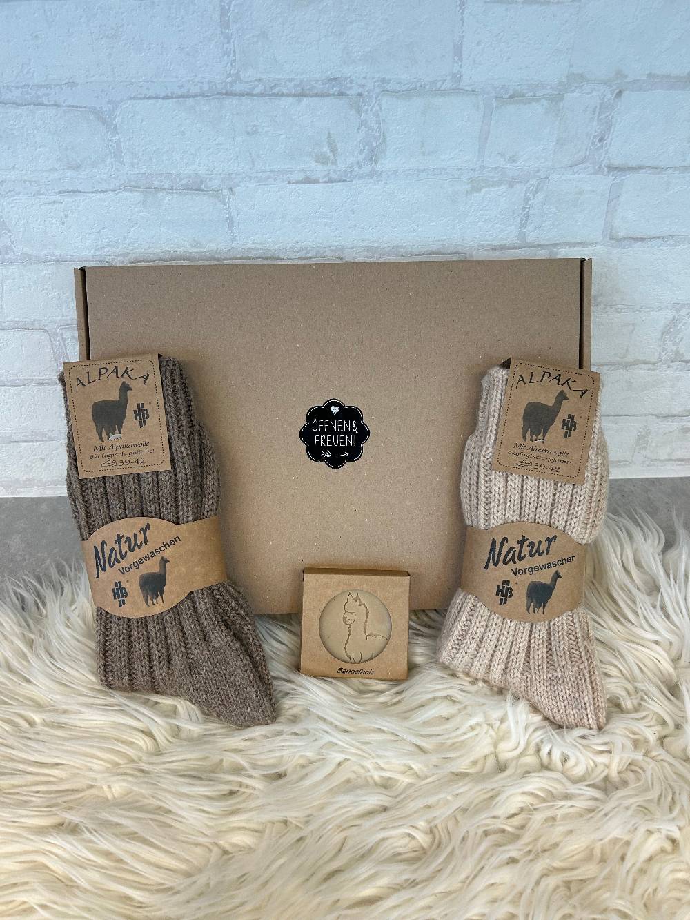 KB Socken Geschenkbox direkt zum Verschenken - Alpaka Socken und Alpaka Seife Bis zu 60% Rabatt