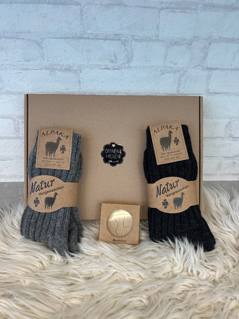 KB Socken Geschenkbox direkt zum Verschenken - Alpaka Socken und Alpaka Seife Bis zu 60% Rabatt