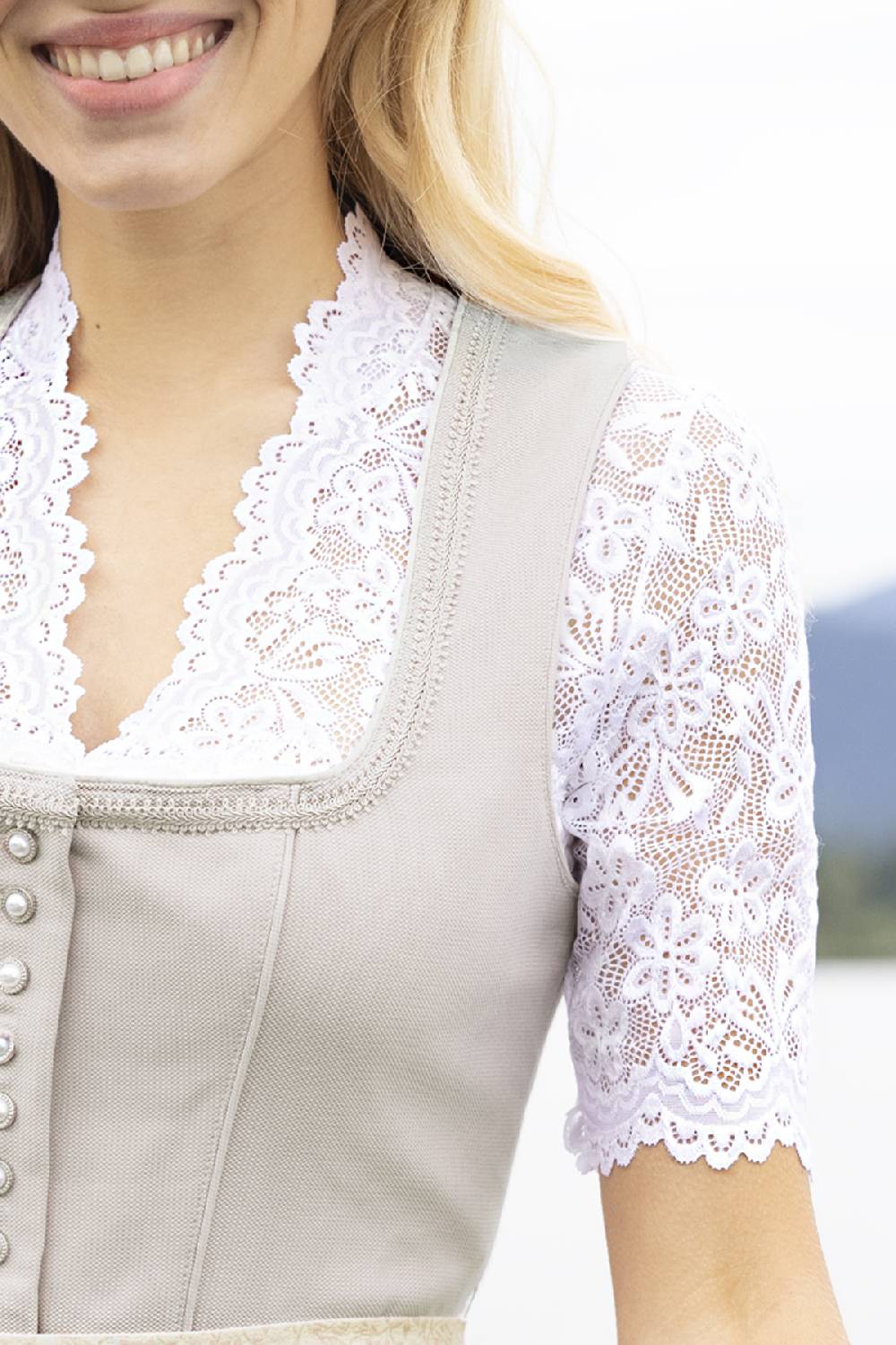 Nina Von C. Dirndl-Bluse Melina, halbarm Lagerräumung