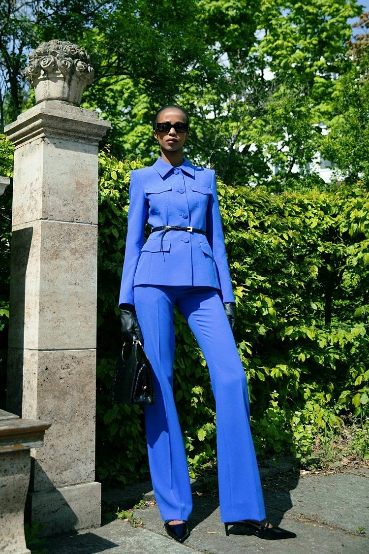 ﻿Sly 010 Einreihiger Blazer mit Pattentaschen aus Crêpe-Envers-Satin Jubiläumsangebot