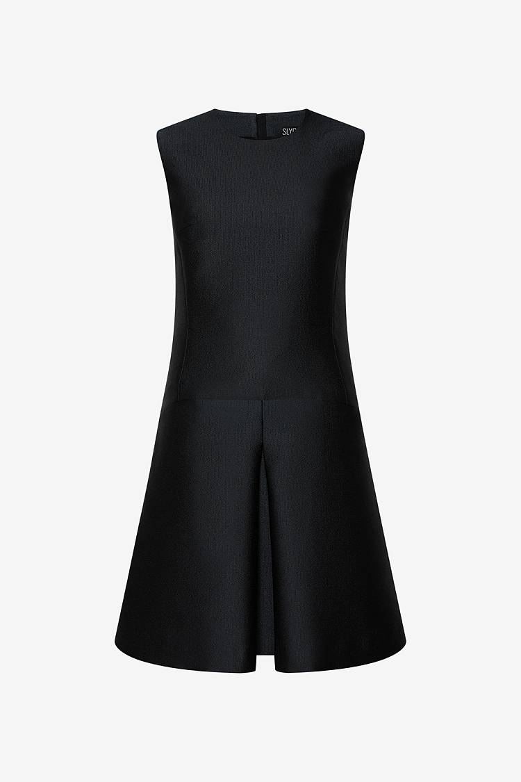 Sly 010 Ärmelloses tailliertes Kleid mit Kellerfalte Zeitlich begrenztes Angebot