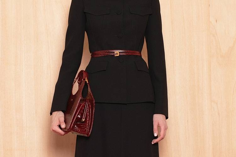 Sly 010 Einreihiger Blazer mit Pattentaschen aus Crêpe-Envers-Satin Günstiger Verkauf