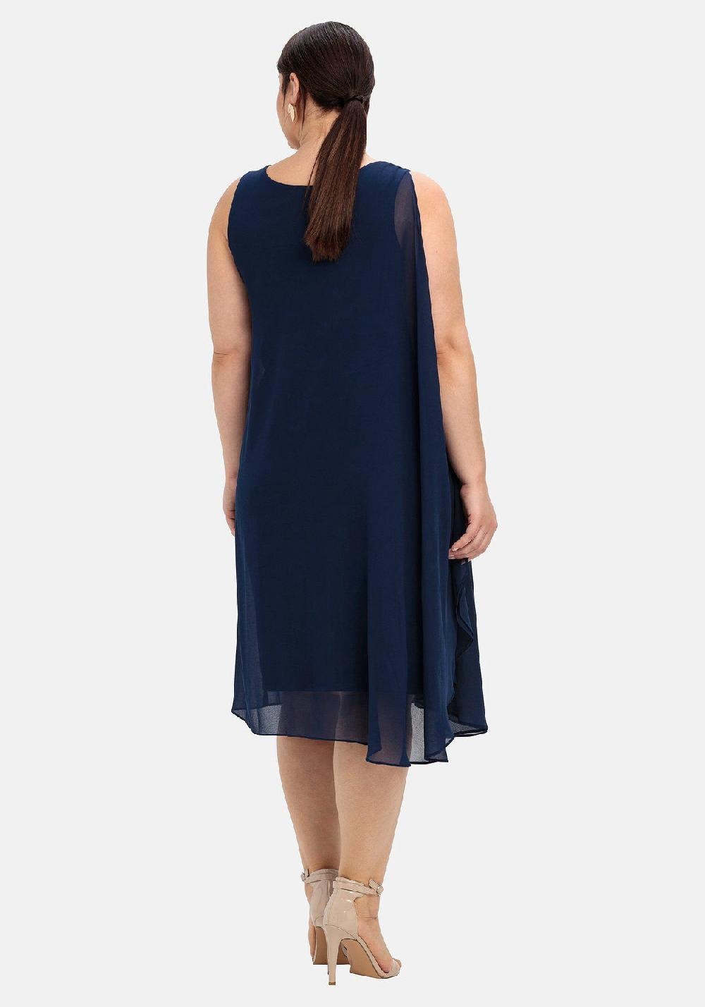 sheego Kleid in figurumspielender Passform VIP-Rabatte