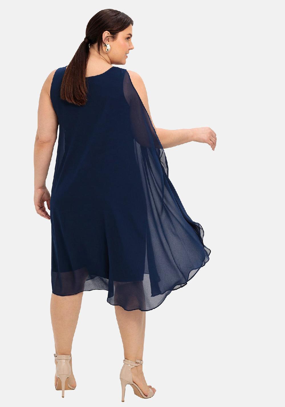 sheego Kleid in figurumspielender Passform VIP-Rabatte