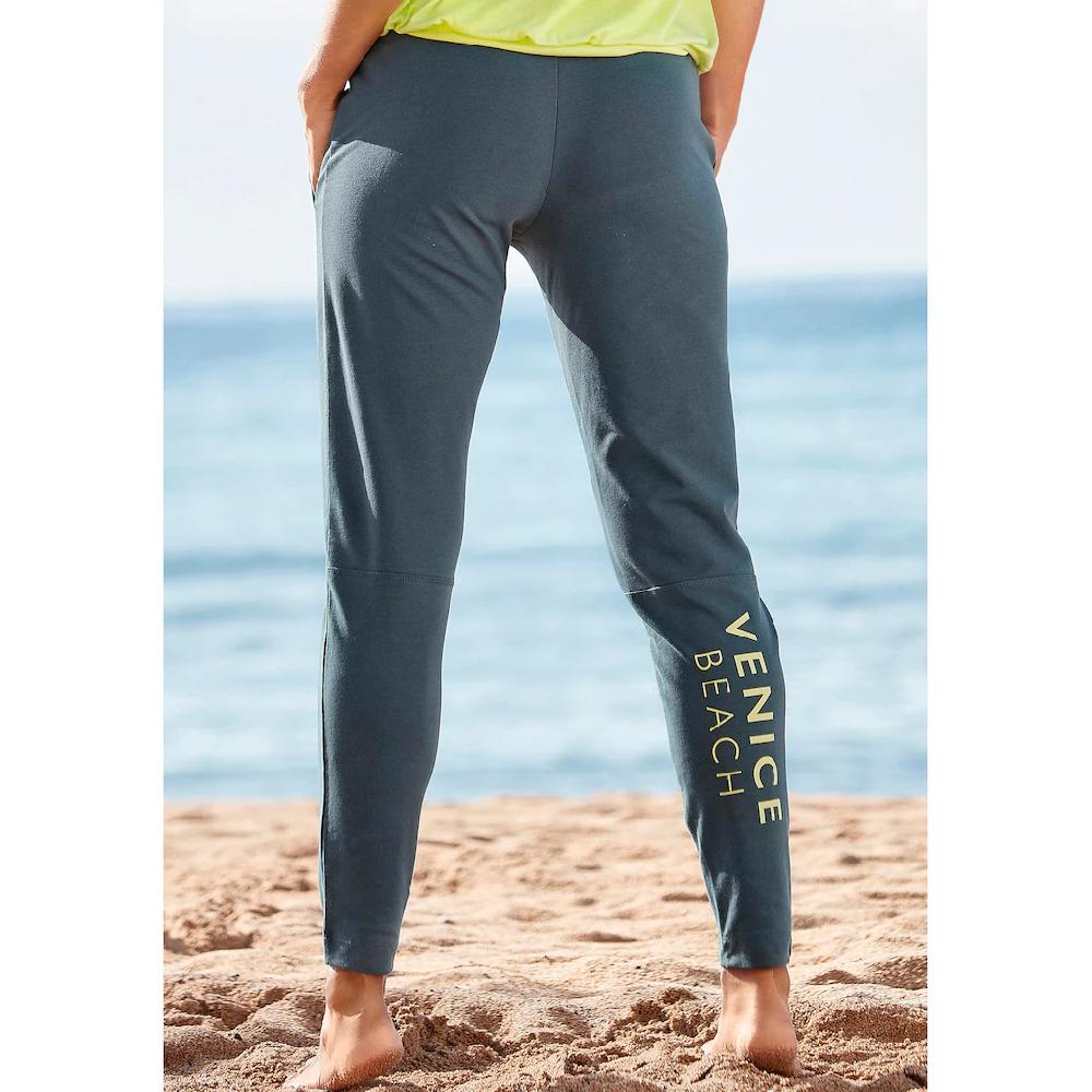 Venice Beach Sweathose mit Print am Bein und Taschen Jogginghose Relaxhose Fabrikverkauf